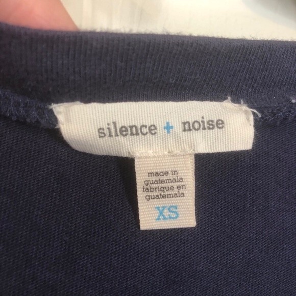 SILENCE & NOISE Urban Outfitters X-Small Navy Blue A-Line Fit & Flair Top Shirt - Picture 3 of 5
